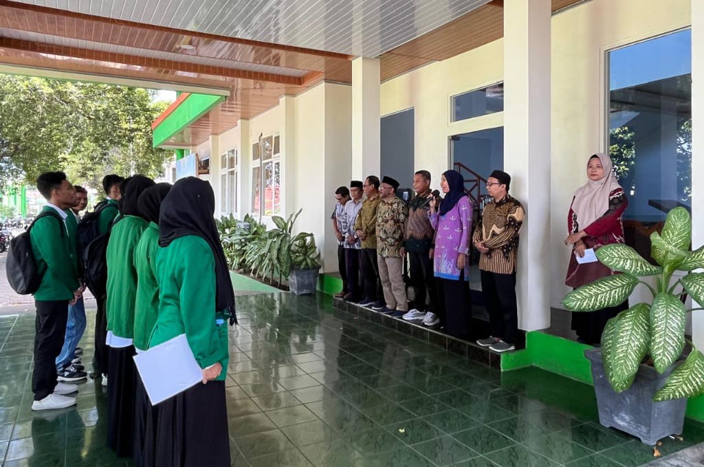 Target Gondol Medali Emas di Setiap Cabor, Rektor Dr Adnan Mahmud Bakar Semangat Kontingen Poros Intim IAIN Ternate