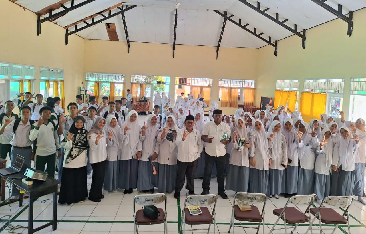 Bertandang ke MAN 1 Ternate, Rektor IAIN Ternate Ajak Siswa Kelas XII Lanjut Studi di IAIN Ternate