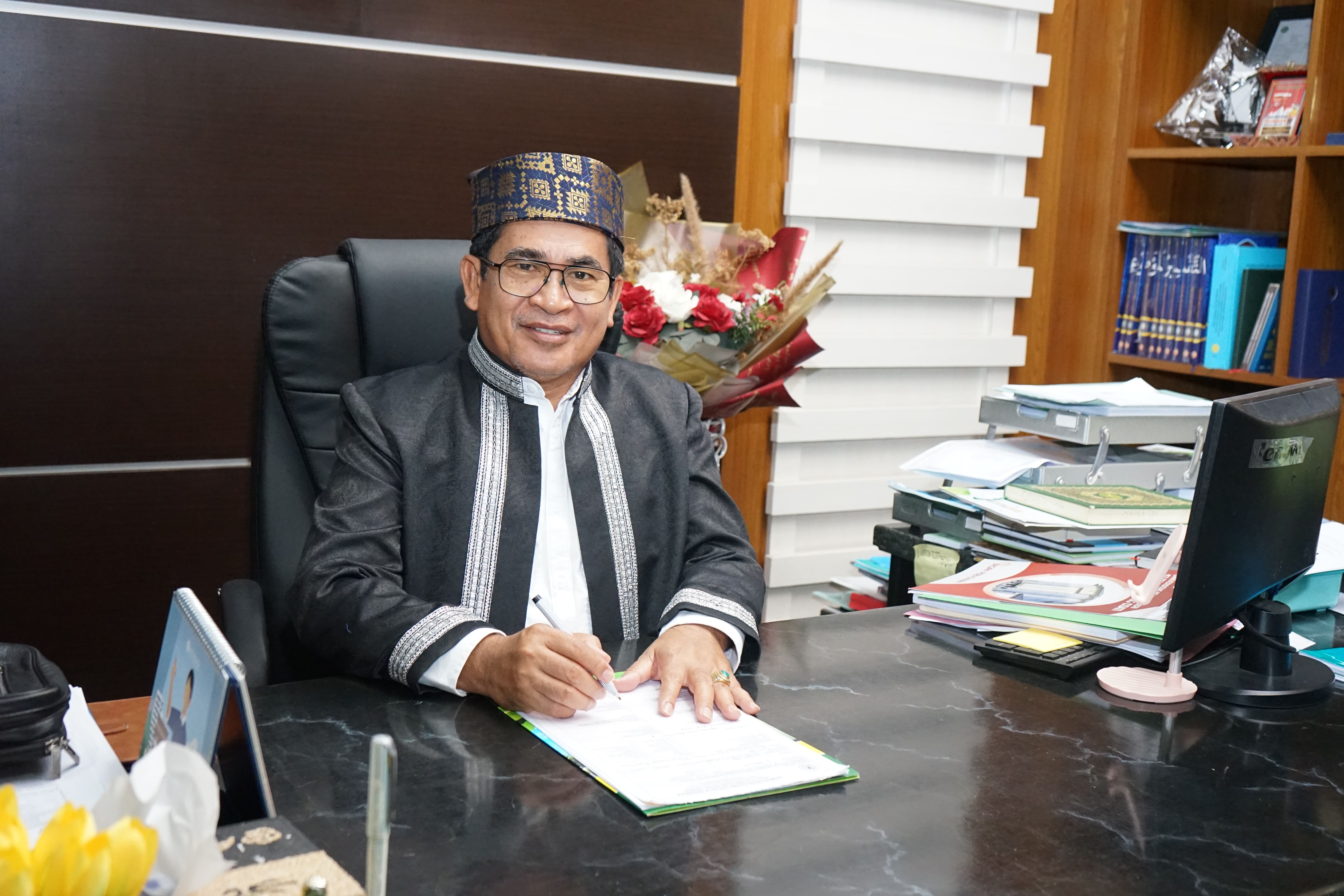 Rektor Prof Radjiman Ismail Imbau Sivitas Akademika IAIN Ternate Bijak Bermedia Sosial dan Gencar Edukasi Masyarakat