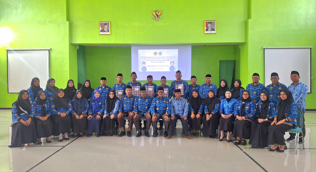 5 PPPK Hasil Optimalisasi Dilantik, Ini Pesan Rektor IAIN Ternate Prof Radjiman Ismail