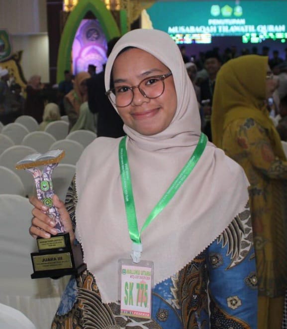 Cerita Ummu Khairah Alam: Pilih Kuliah di IAIN Ternate dan Catatkan Prestasi Perdana untuk Prodi Perbankan Syariah