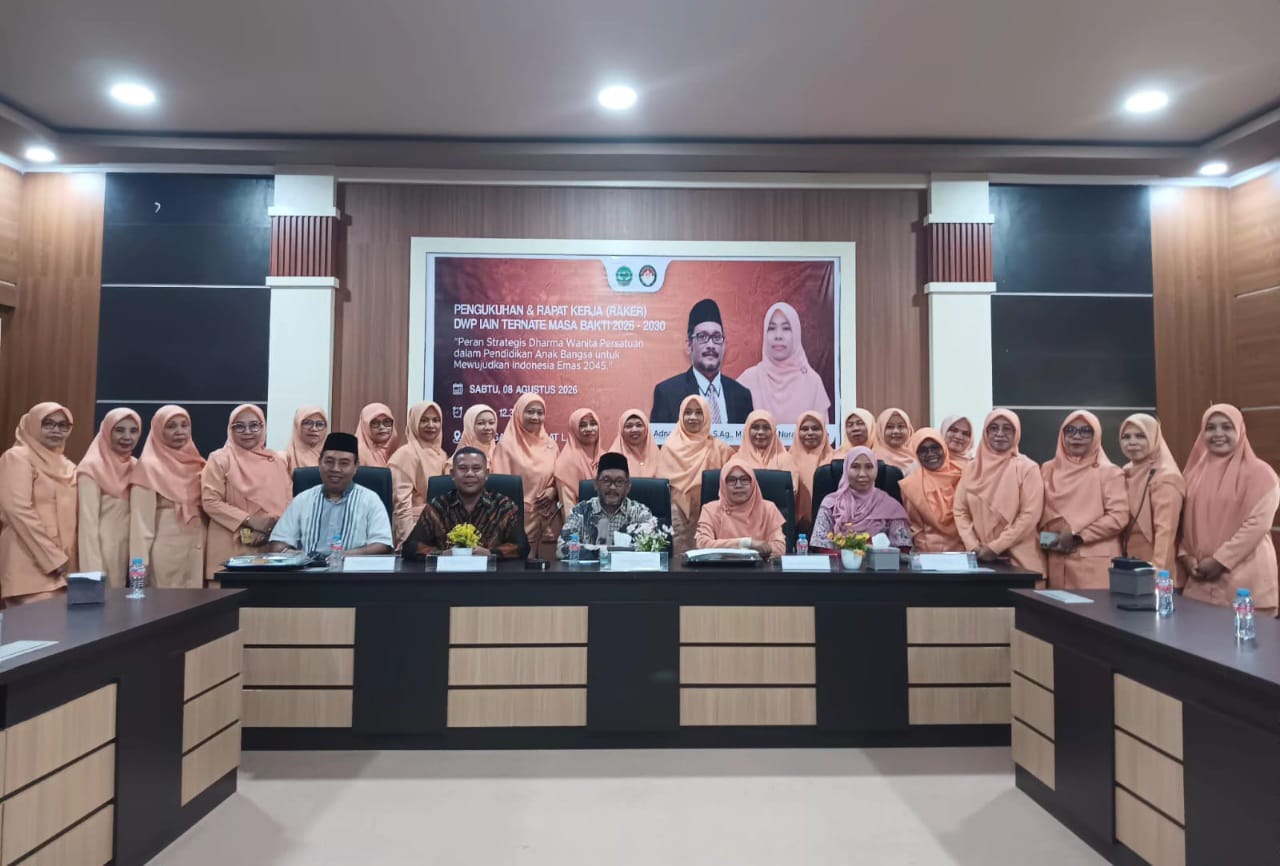 Kukuhkan Pengurus Baru,  Rektor Dr Adnan Mahmud Ingin DWP IAIN Ternate Lakukan Hal Ini